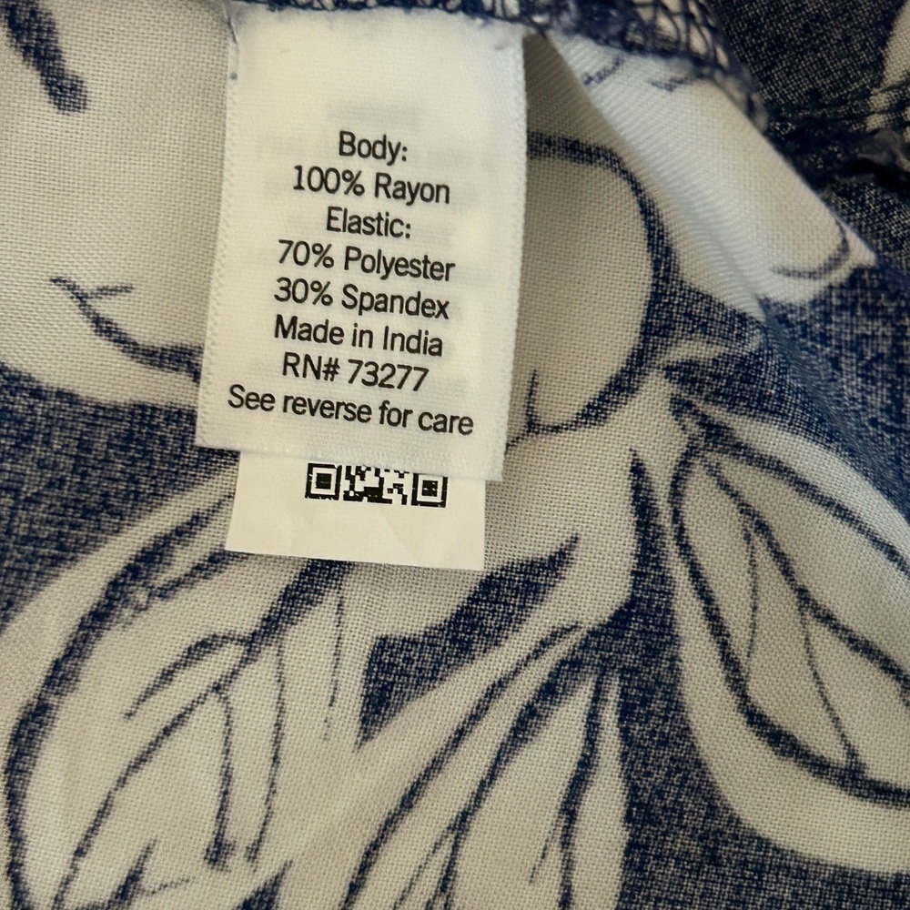 NWT Croft & Barrow Navy Blue White Floral Top SZ S​ - Picture 14 of 16
